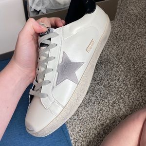 NEVER WORN GOLDEN GOOSE SNEAKERS